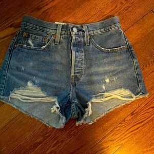 Levi’s 501 shorts, NWT, size 26